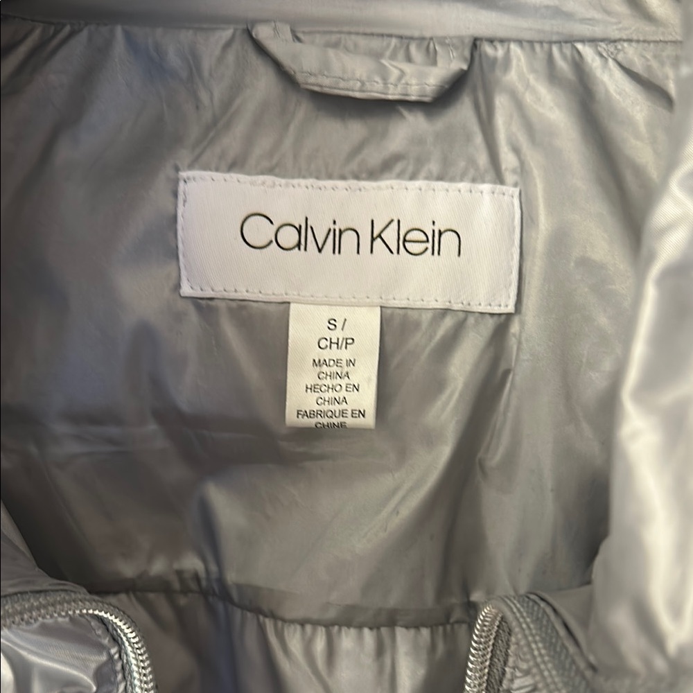 Calvin Klein Women's Silver Puffer Vest - Picture 2 of 7